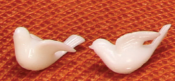 Large Plastic Dove 144/pk white birds 1 1/2"